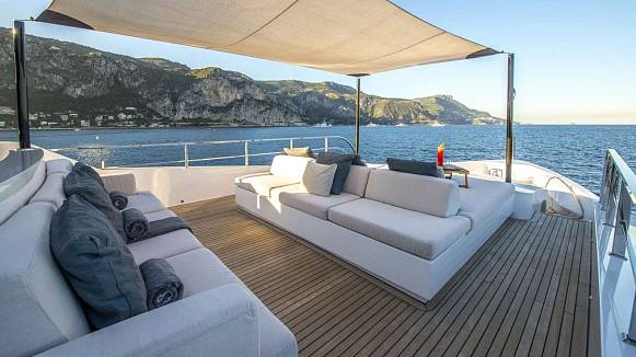 AXIOS yacht