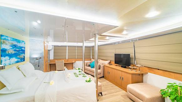 ALICE yacht