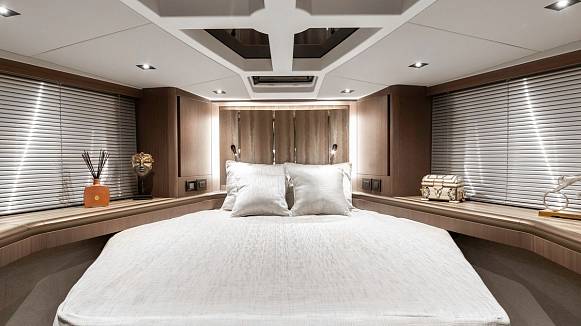 Яхта GALEON 480 FLY