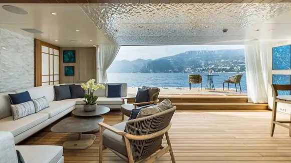 VICTORIOUS yacht