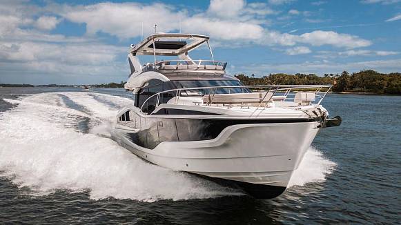 Яхта GALEON 520 FLY