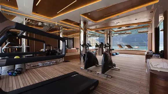 CLOUDBREAK yacht