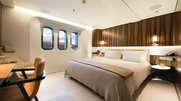 CLOUDBREAK yacht