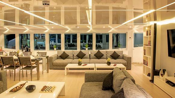SEAREX yacht