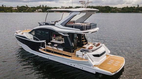 Яхта GALEON 520 FLY