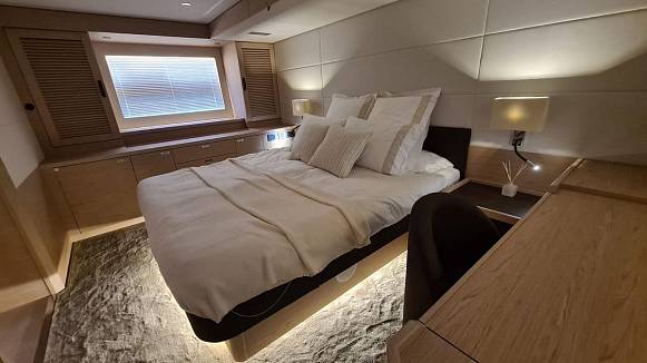 Яхта GRAND TRAWLER 62