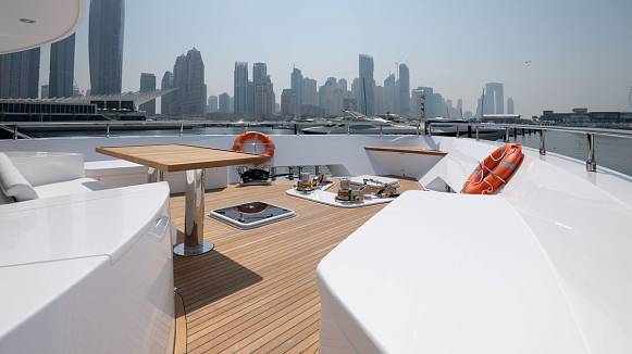 Яхта NOMAD 101