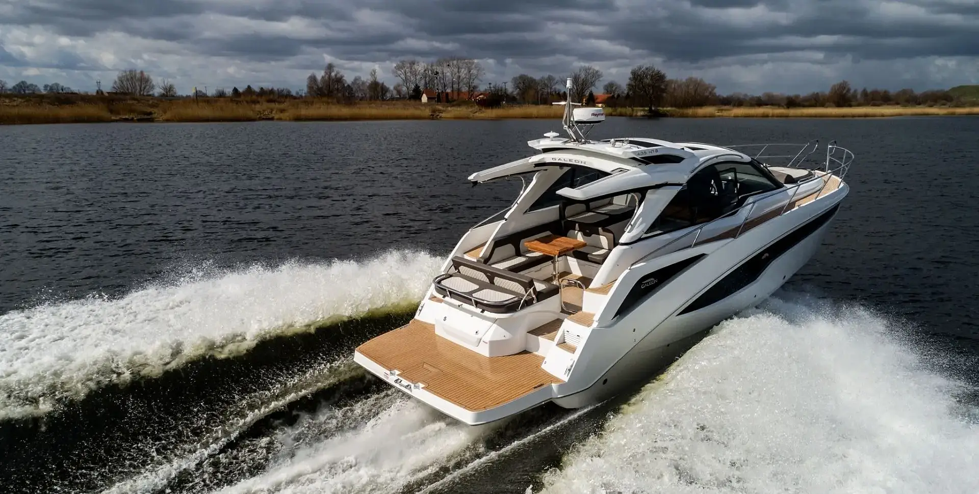 Яхта GALEON 405 HTS