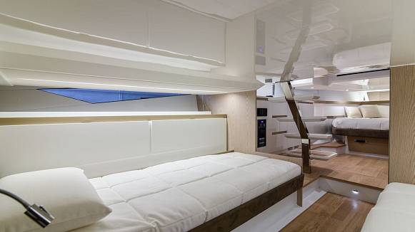 Яхта Fiart Seawalker 35