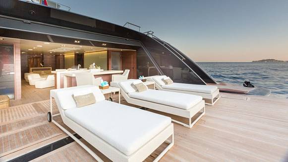 LOON yacht