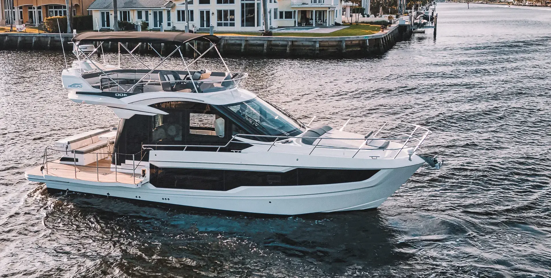 Яхта GALEON 400 FLY
