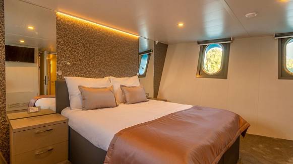 OHANA yacht