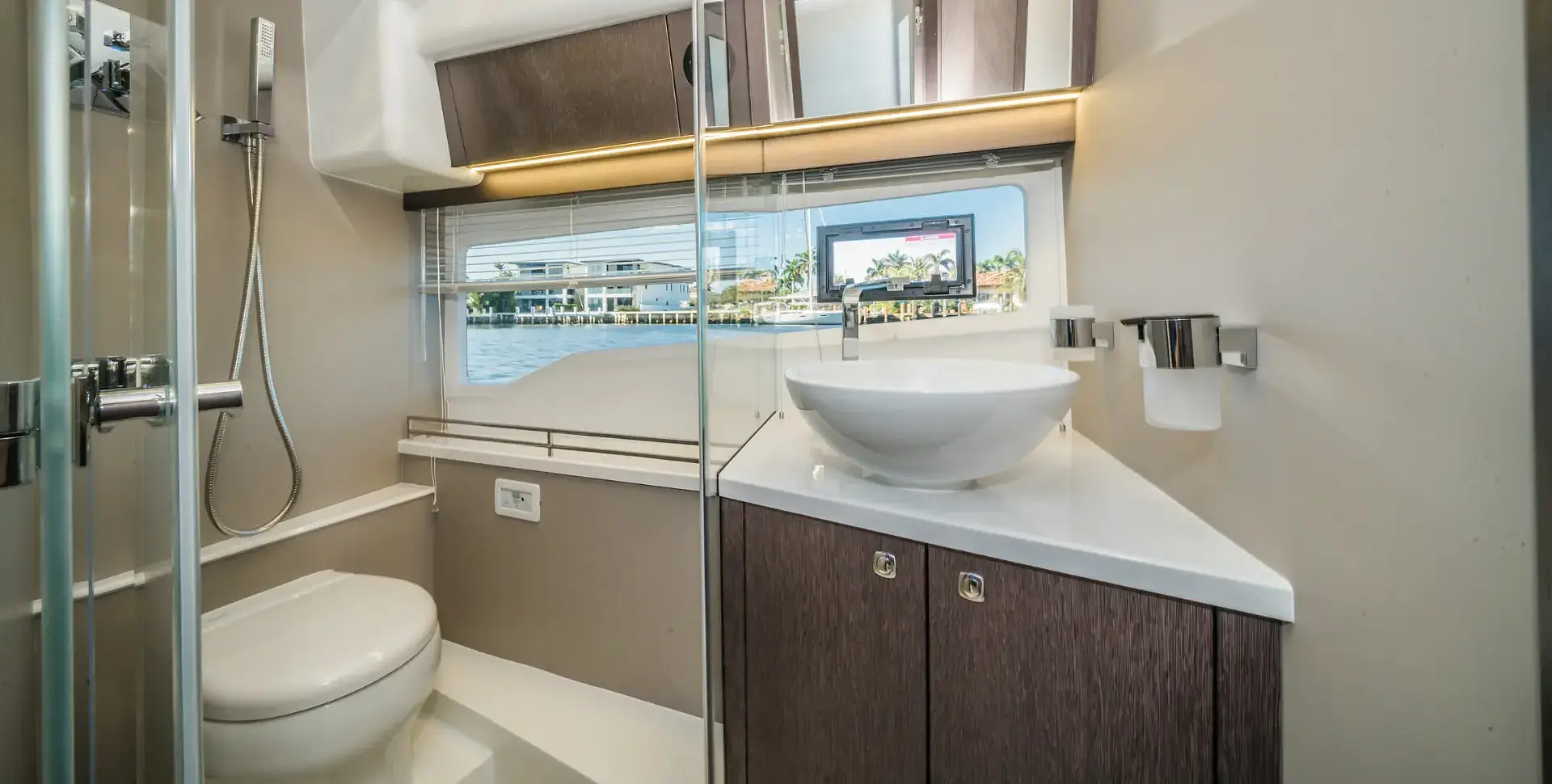 Яхта GALEON 400 FLY