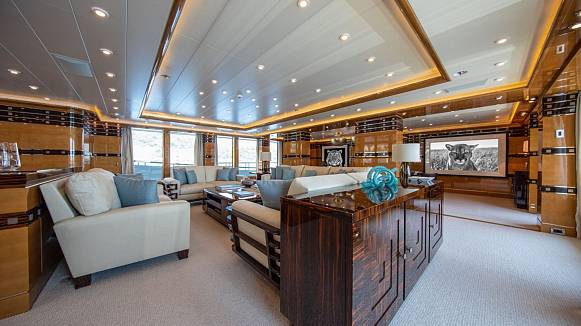 AHS yacht