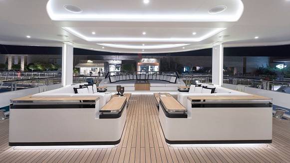 LIQUID SKY yacht