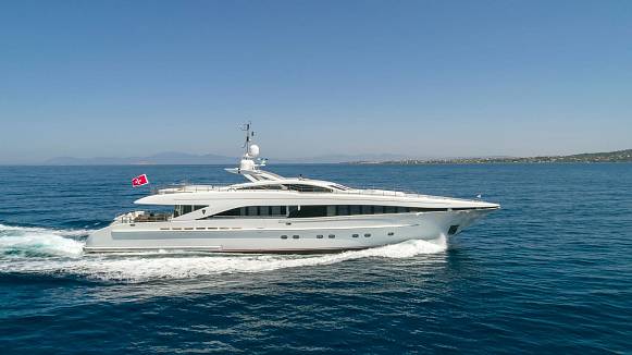 L'EQUINOX yacht