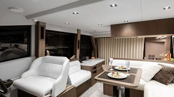 Яхта GALEON 480 FLY