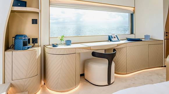 Яхта MAJESTY 100 TERRACE