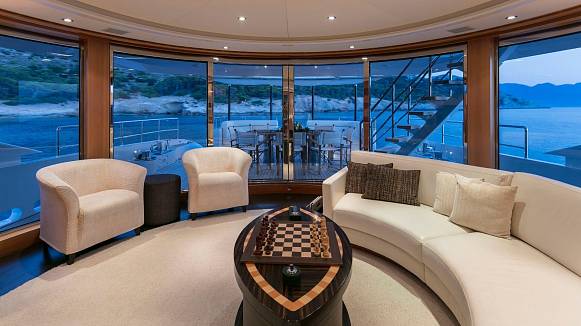 L'EQUINOX yacht